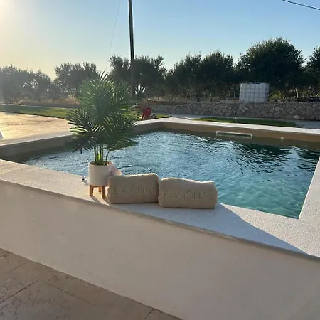 Elaionas Luxe With Private Pool アパート *