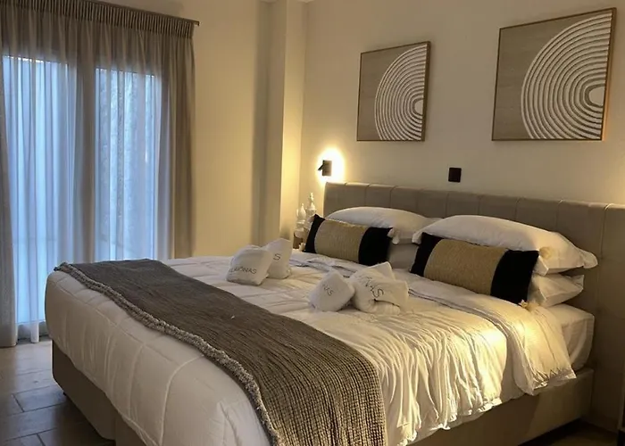 Elaionas Luxe With Private Pool Apartman *