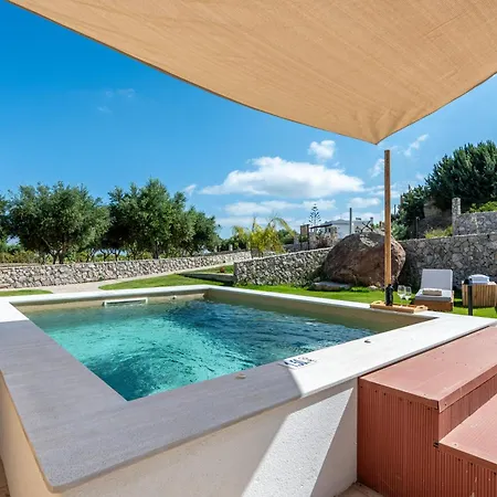 Apartmán Elaionas Luxe With Private Pool