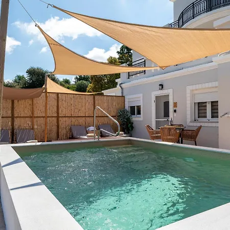 Apartmán Elaionas Luxe With Private Pool *