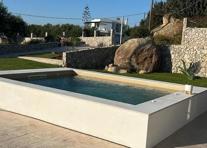 Elaionas Luxe With Private Pool Апартаменты *